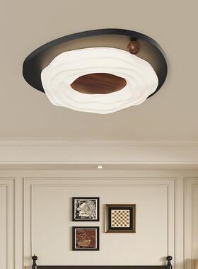 意式极简甜眼甜圈卧室吸顶灯创意胡桃木房纹奶72546豆温馨护小房