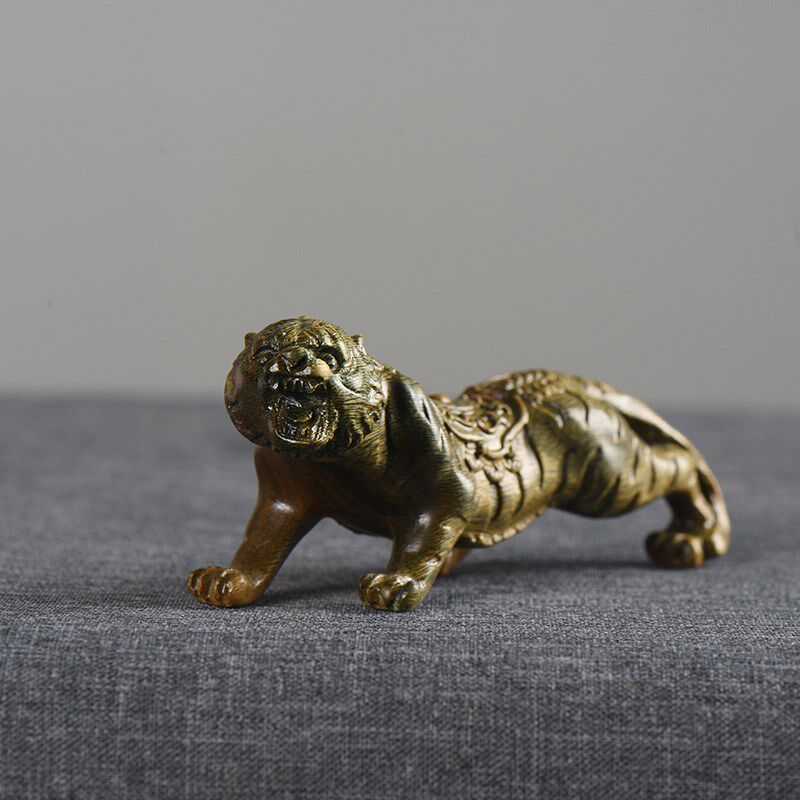 绿檀木雕刻老虎手把件实木动物生肖虎家居桌面装饰摆饰文玩工艺礼
