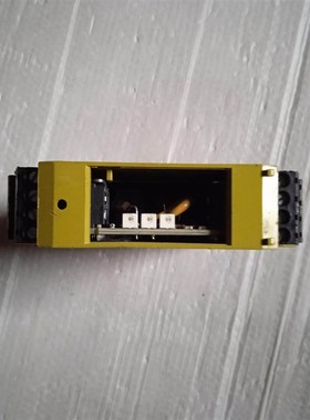 PILZ皮尔兹安全继电器PNOZ  e1vp  爆力拆机件