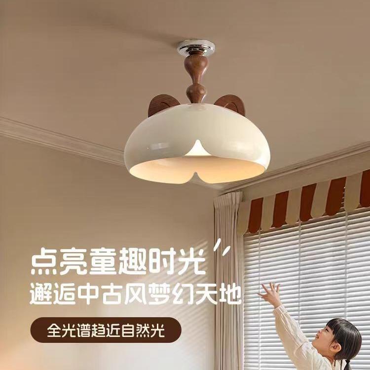 中古奶油风女孩儿童房全光谱护眼吸顶灯2025新款男孩卧室创意灯具