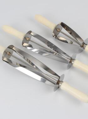 不锈钢面团面轮刀手握式皮牛角包滚轮刀流沙可三颂角形56881切面