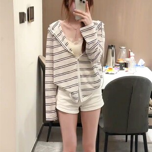 修身 连帽条纹开襟羊毛衫 懒惰风格 妇女夏天韩国风格 拉链防晒服装