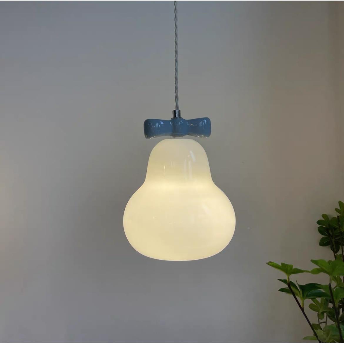 式结奶油小吊916灯可爱蝴蝶小雪梨法壁灯卧室床头玄关过道艺术吊