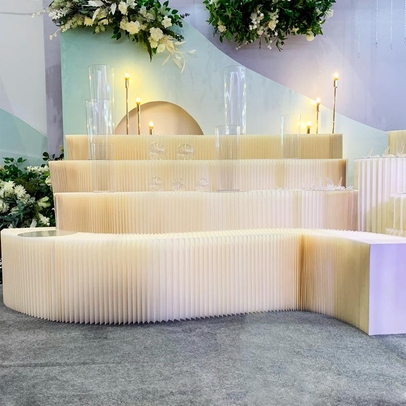 蜂窝纸艺服装叠店展甜台架展示拉伸台折货柱品台美晨橱窗KIW展会