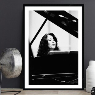 Martha Argerich 阿格里奇古典钢琴家音乐家琴房教室海报装饰挂画
