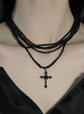 复古暗黑系黑色十字架组合多层叠戴串珠项链女简约甜酷吊坠锁骨链