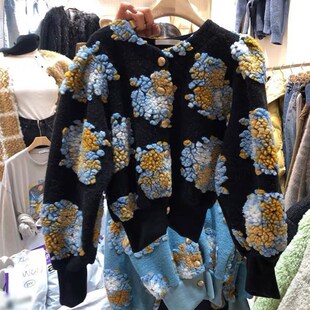 上衣 2021秋冬短款 重工立体盘花朵复古灯笼袖 毛绒收腰厚实外套韩版