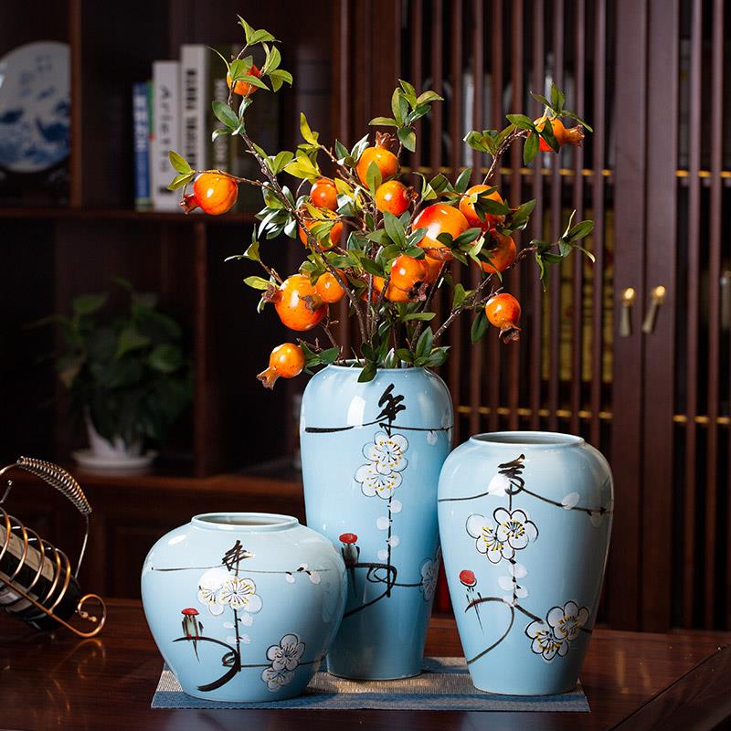 手绘中式陶瓷花瓶梅花插花餐桌摆件简约青花瓷插花小花瓶瓷器