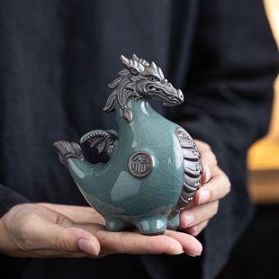 创意陶瓷龙马精神摆件招财客厅玄关酒柜装 饰品生肖龙办公桌面摆设