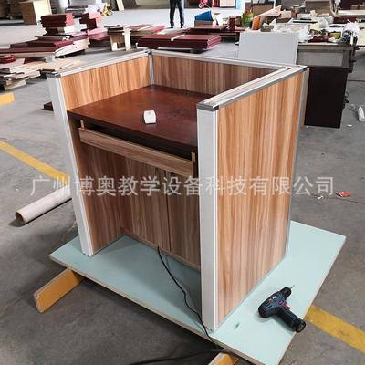 乌鲁齐语音教风室升降屏风木706办公桌家直厂销智能电动升降屏卡