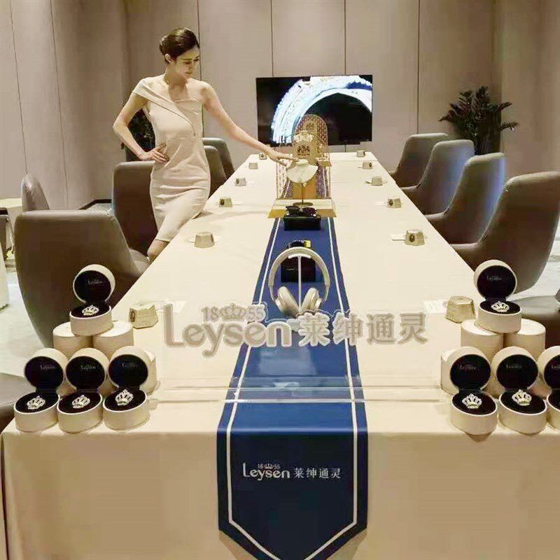 定制长条钟表店汽车公司印logo酒会商务年会桌旗盖布吊旗展会床旗