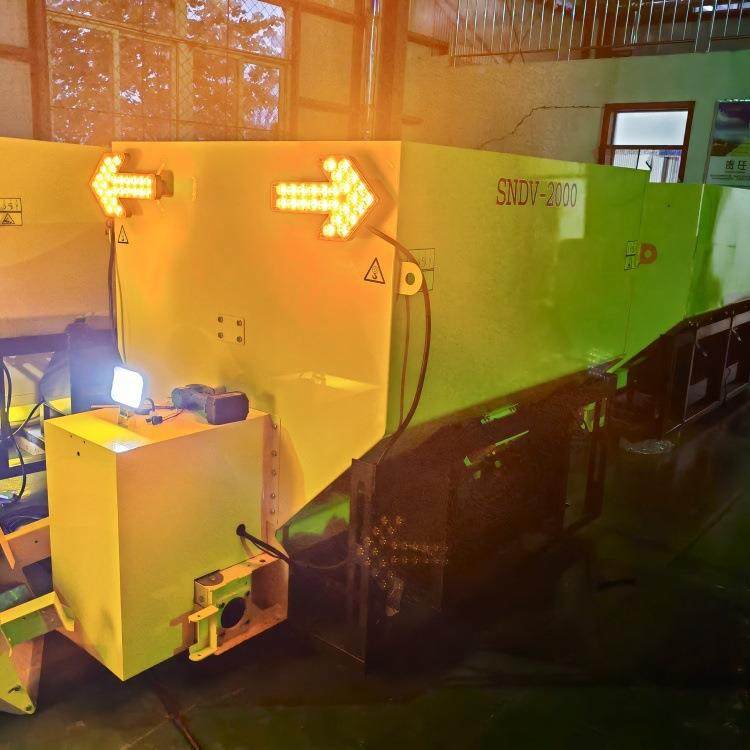 皮卡车挂式动道融雪剂撒布机高速公市政路除雪设TPU备电动撒盐路