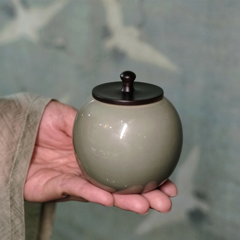 宋研 越窑秘色青瓷宋式点茶用茶粉罐 豆青小号茶叶密封罐香粉罐