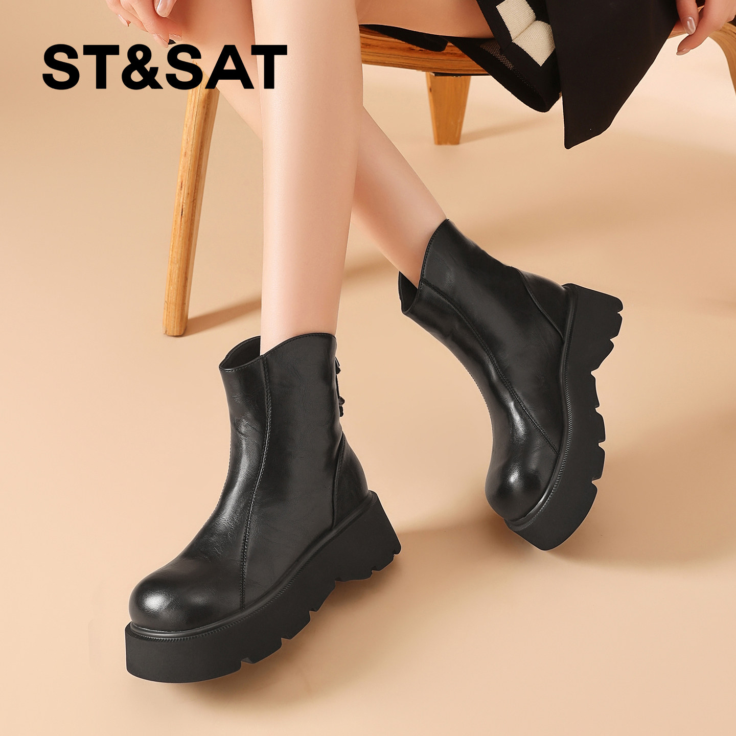 星期六黑色高跟短靴女款冬季2026新款厚底马丁靴加绒保暖瘦瘦靴子