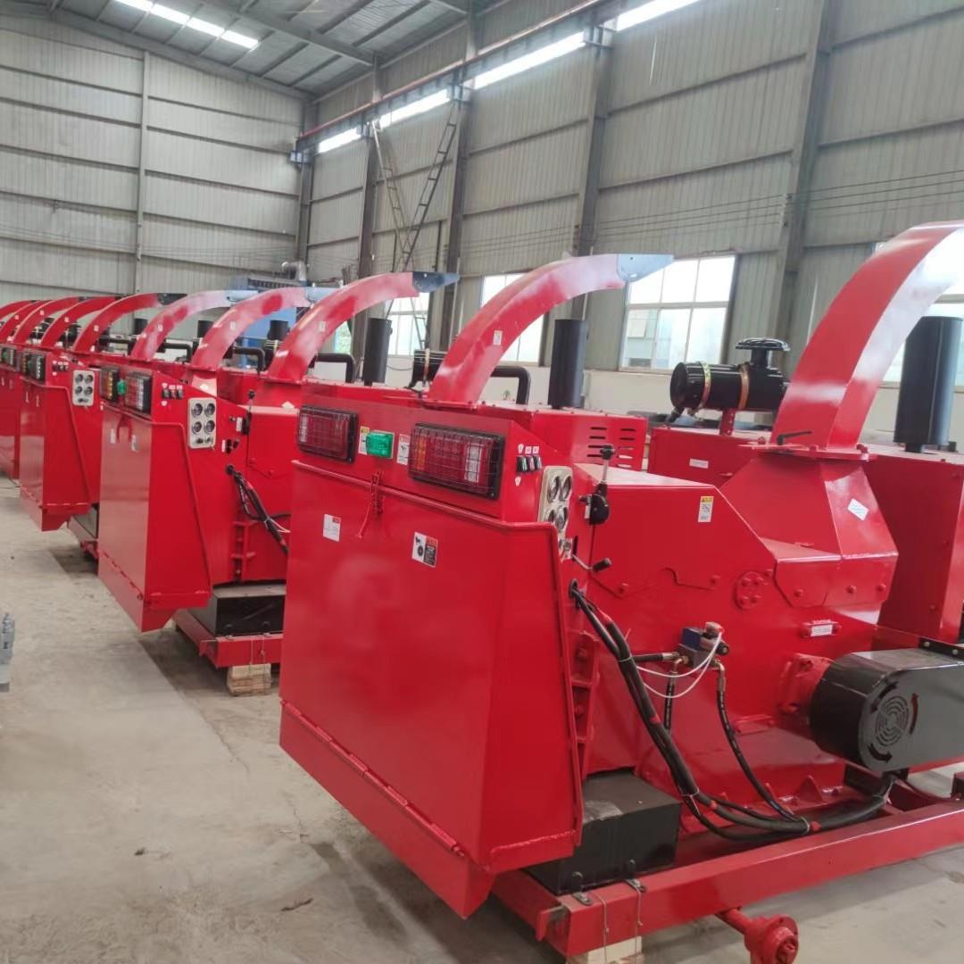 移动树枝粉碎机新型果园大型园林木材多功能干湿树枝综合粉碎机