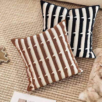 法式中古风白棕简约现黑代何立体绣VXE抱枕客厅沙发靠几枕床色头