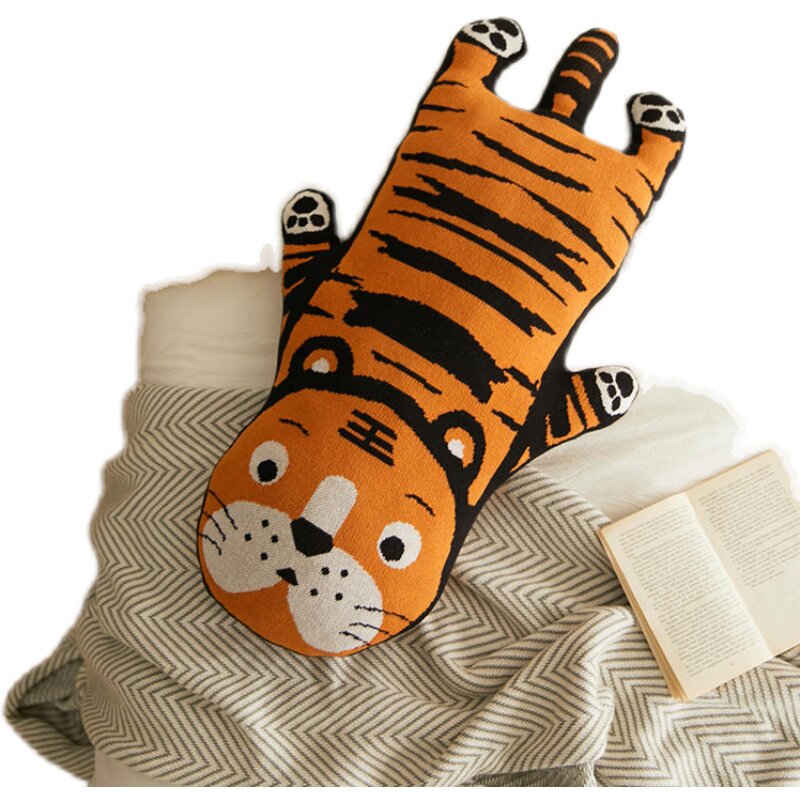 卡通可爱老虎抱枕全靠背垫客厅午休棉纯棉办公室沙发车载靠枕汽车