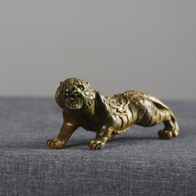 绿檀木雕刻老虎手把件实木动物生肖虎家居桌面装饰摆饰文玩工艺礼