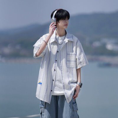 阳光干净男生穿搭条纹衬衫短袖夏季2025新款高级感冰丝七分袖衬衣