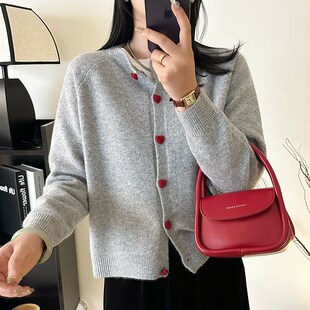 韩国爱心纽扣针织开衫打底衫女2024秋冬新款简约内搭上衣毛衣外套
