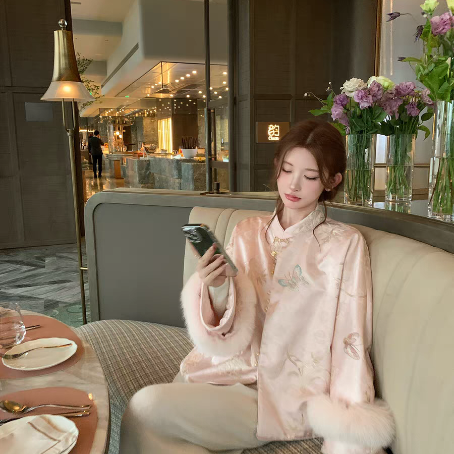 新中式刺绣提花缎面羽绒内胆外套女秋冬新款超好看国风外套羽绒服