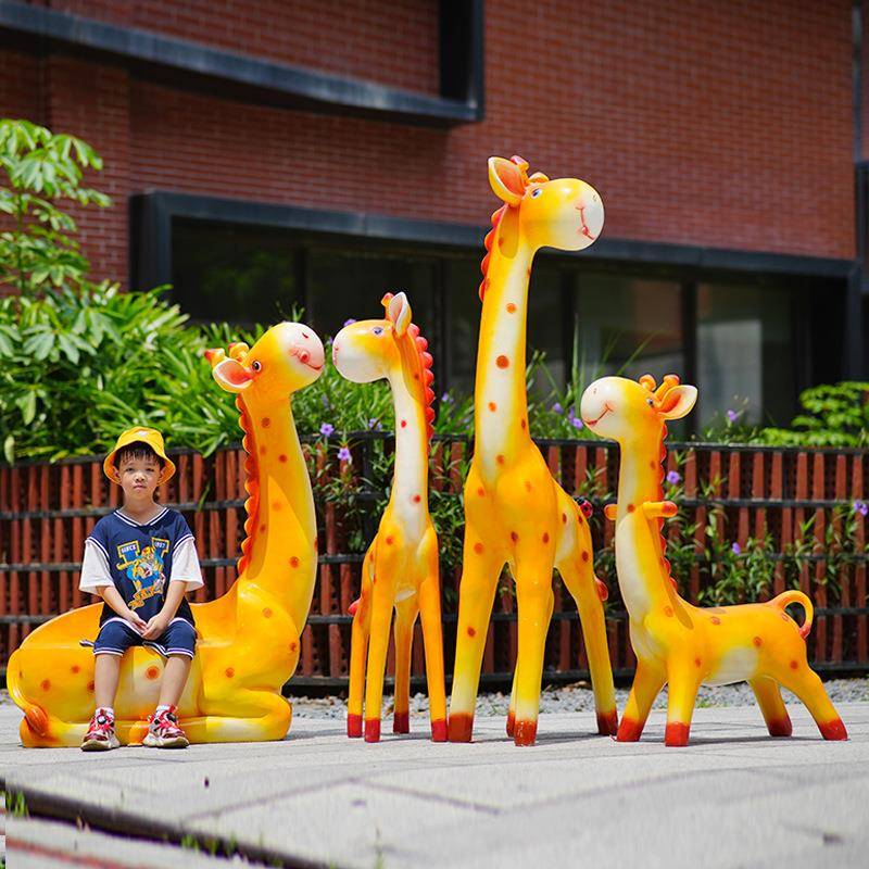 通长颈鹿雕塑户外商草场幼儿园林景卡观品坪装饰玻璃钢YIZ动物摆