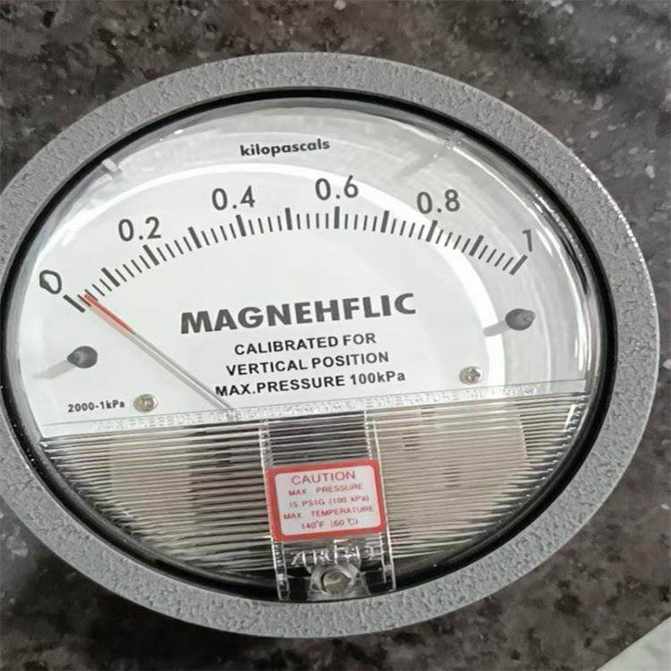 差压表/压差表/微压力表/空气压差变送器
