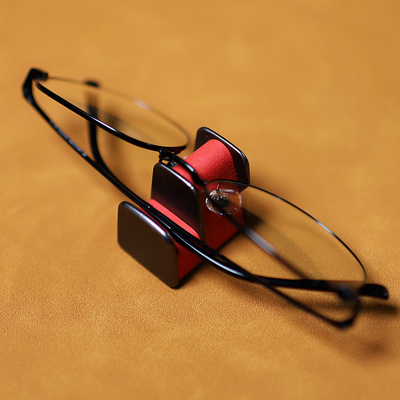 车载眼镜支架中控仪表台墨镜夹子汽车上内装饰用品非遮阳板收纳盒