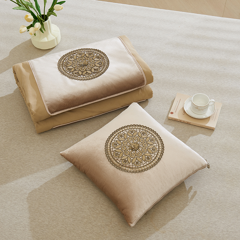 抱枕被子两用二合一车用折叠被子靠枕办公室枕头午睡毯子车载靠垫