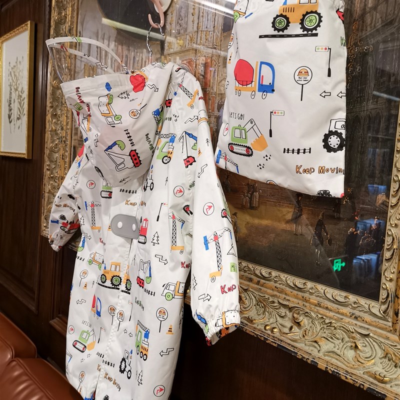 新款日系速干轻薄透气儿童雨衣防暴雨男女幼儿园防水雨披小学生