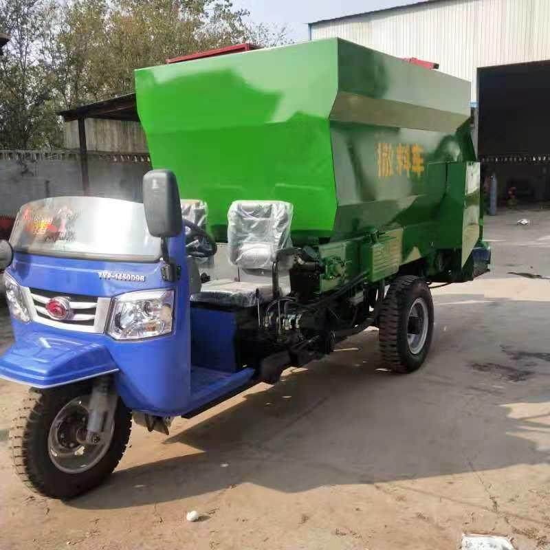 自走式牛羊饲料搅拌撒料一体车养殖场饲料撒料车电动三轮喂料车,畜牧/养殖物资,畜牧/养殖器械,淘宝优惠券,粉丝福利购,淘宝优惠卷