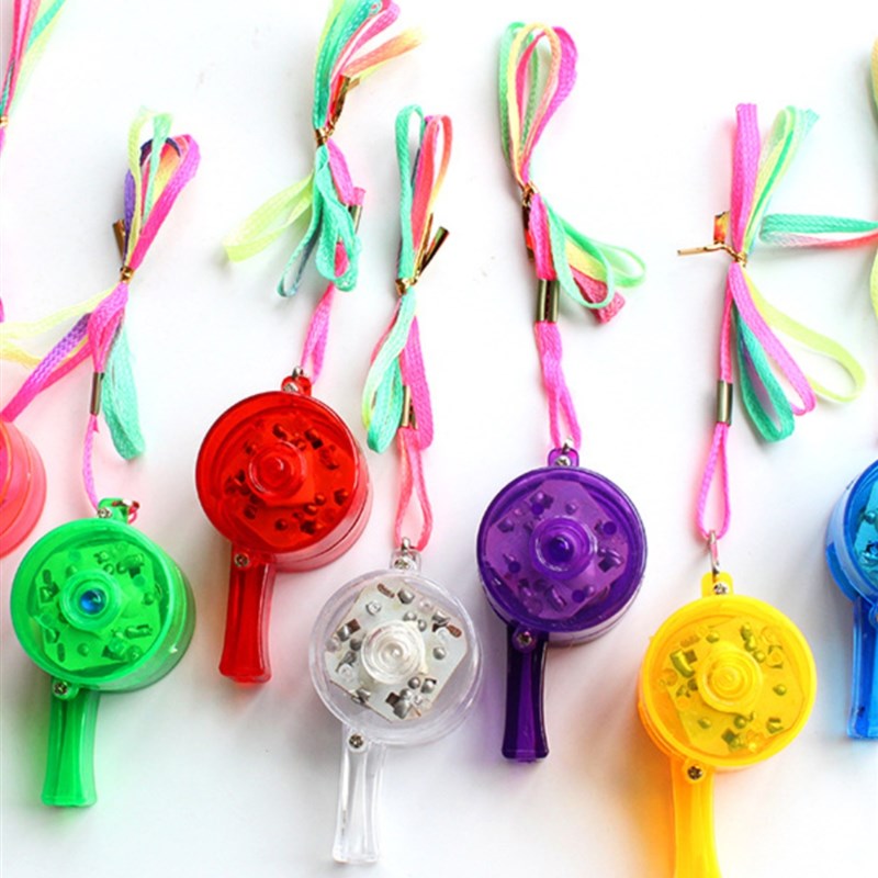 发光口哨玩具助威道具闪光哨子地摊货源酒吧聚会玩儿童男孩具礼物