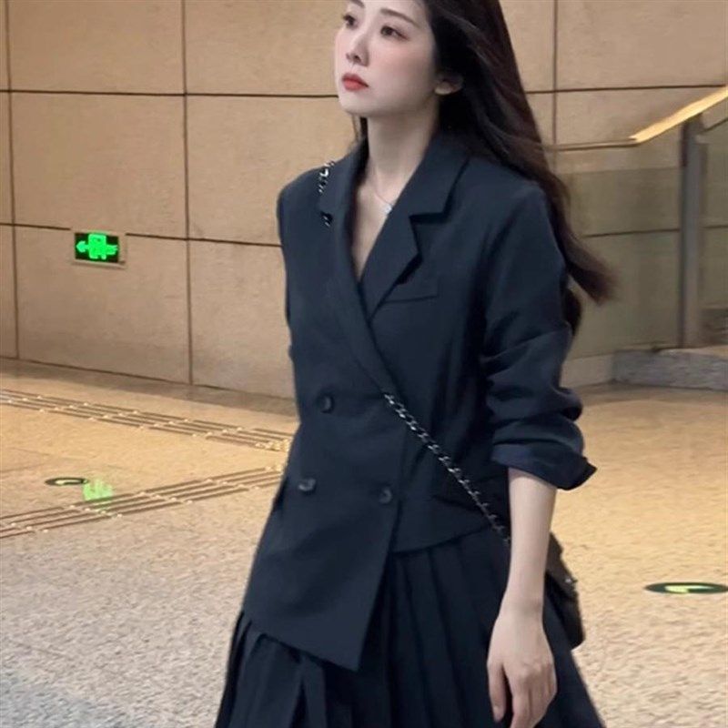 胖mm设计感假两件拼接西装连衣裙女春秋大码高级感a字百褶短裙子