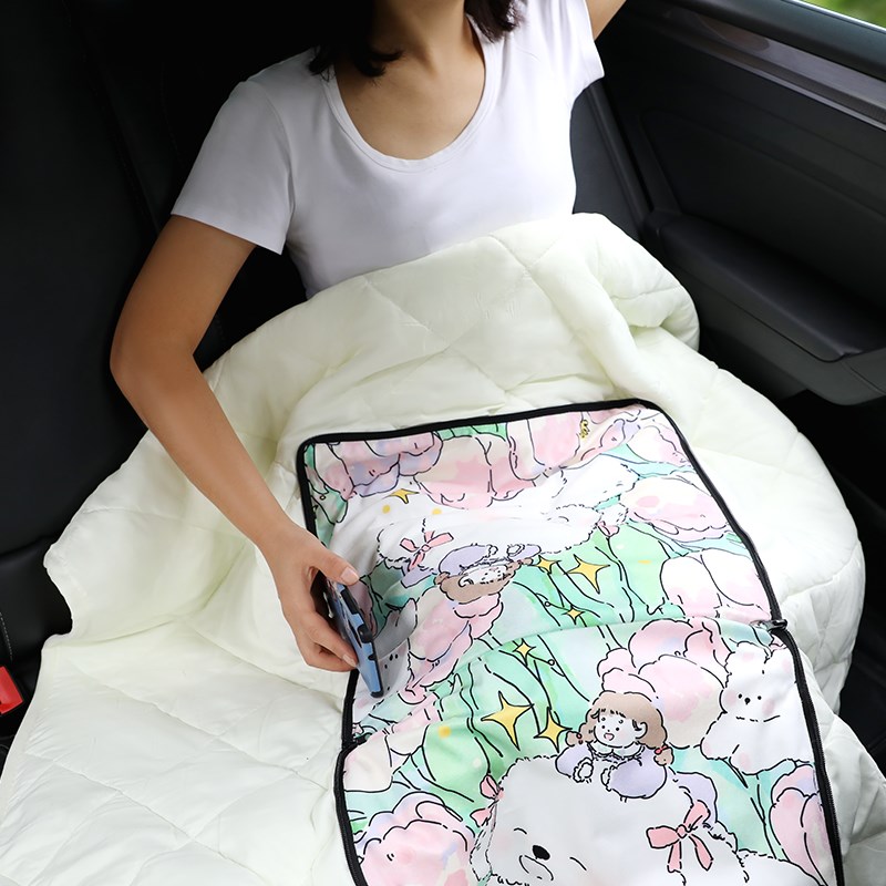 汽车抱枕被子两用空调被二合一车载车内睡觉神器加大女生午睡靠枕