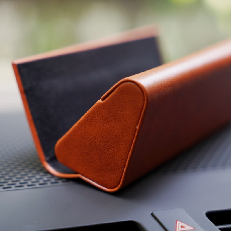 新款复古磁吸墨镜盒便携轻便抗压PU疯马皮近视眼镜盒男女简约镜盒