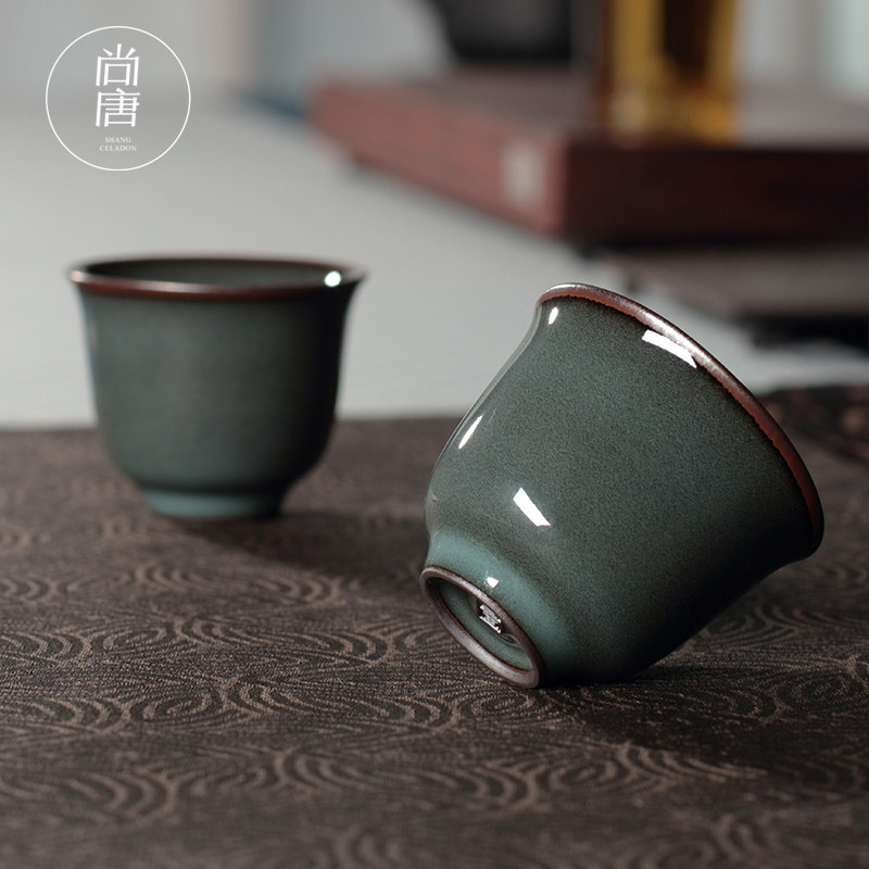 青瓷小号功夫茶杯龙泉窑铁胎哥窑主人杯品茗单杯陶瓷茶具客人杯子