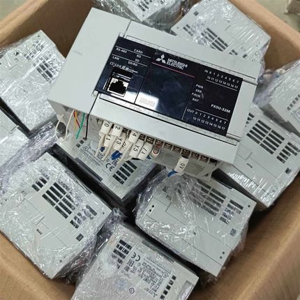 三菱PLC主机FX5U-32MT/ES,炼接实拍图,成色漂亮