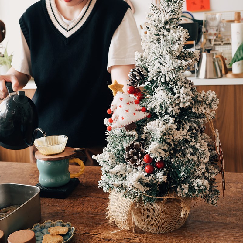 半宅圣诞树装饰挂件木质迷你圣诞节日布置装扮用品毛毡摆件小饰品