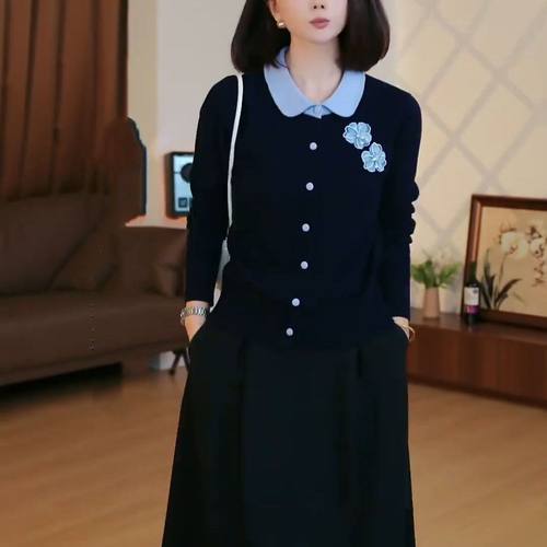 玉美雅【专柜品质套装】秋冬气质小香风刺绣娃娃领上衣百搭半身裙