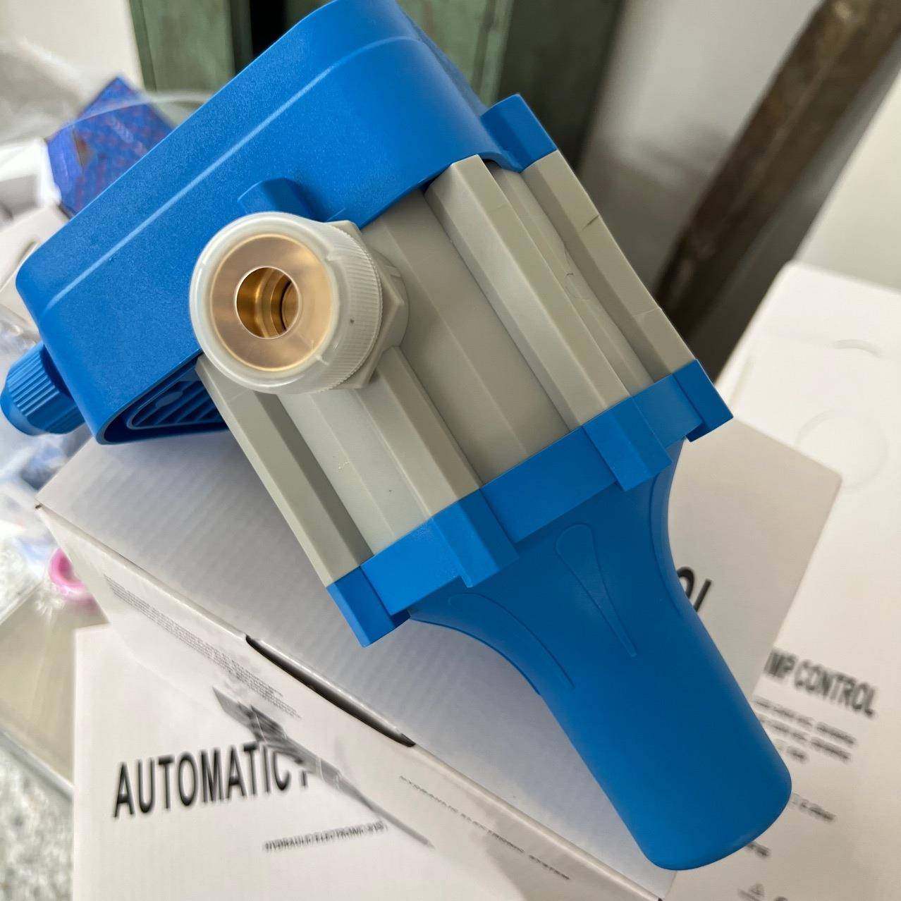 全自动水泵智能控可制器增压泵调水压蓝色压力水流电子压力开关自