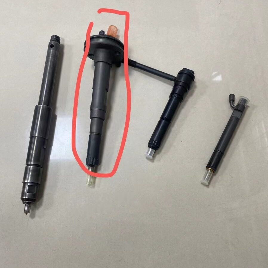 PC400/6D125-2-7喷油器