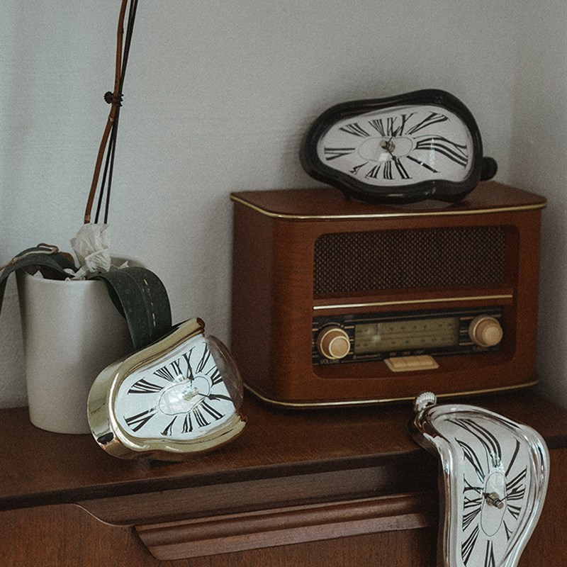 西班牙达利融化扭曲钟表抽象艺术记忆的永恒桌面静音挂钟装饰道具