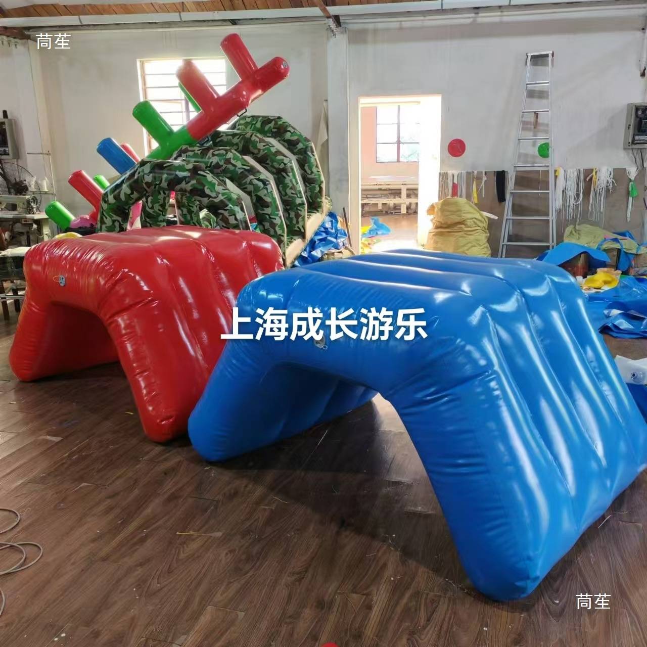趣味运动会充气水狗蜈蚣摇摇船大峡谷圆角梯体幼儿园上课道具