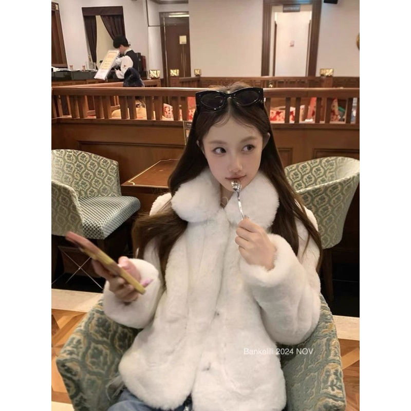2025年秋冬新款宅女同款白色环保獭兔毛皮草秋冬季短款毛毛外套