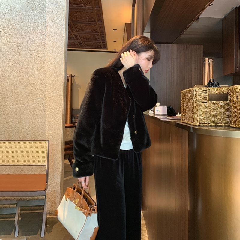 水貂绒外套女小个子2024秋冬新款环保毛毛皮草短款名媛风财阀千金