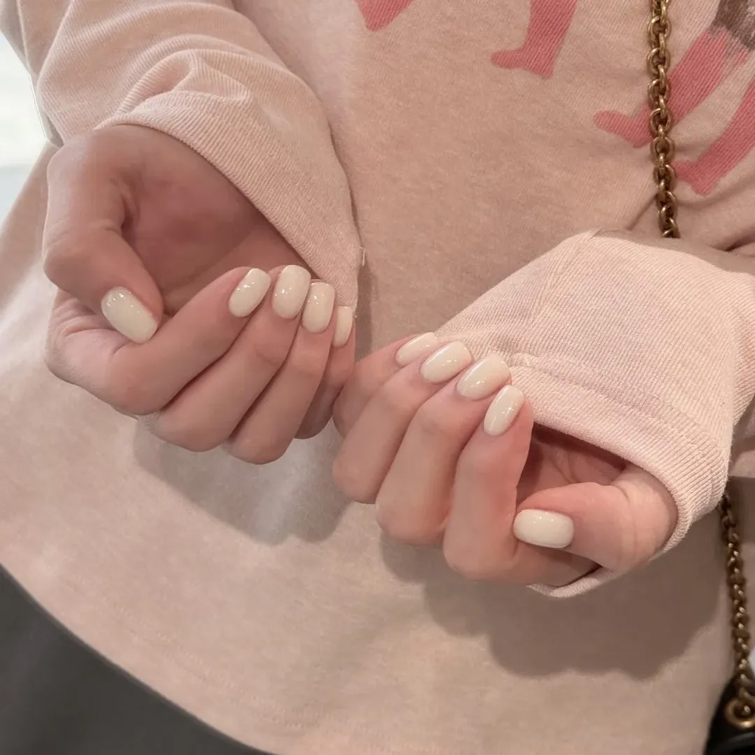 乳白色假指甲贴片穿戴式美甲欧美日系纯色冰透显白短甲手工成品穿