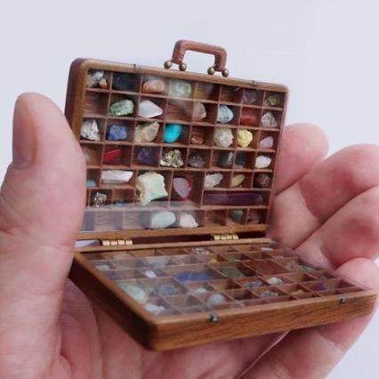 已出样爆款 COLLECTION OF STONES 手提箱中收集石头木质工艺品,3C数码配件,其它配件,淘宝优惠券,粉丝福利购,淘宝优惠卷