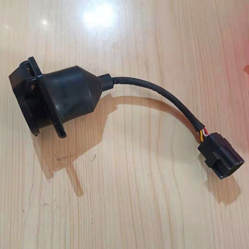 解放J挂车线拖车线插座 J配件3730010-33挂车线插座总成