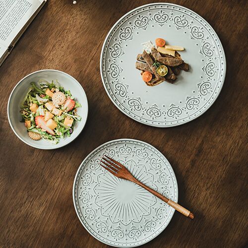 设计款陶瓷盘子甜品盘家用餐具法式浮雕菜盘沙拉盘早餐面碗复古盘
