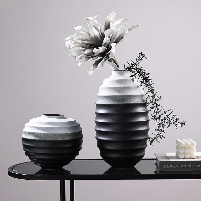 轻奢堆叠陶瓷花瓶磨砂黑白拼色插花装饰品样板房客厅桌面创意摆件